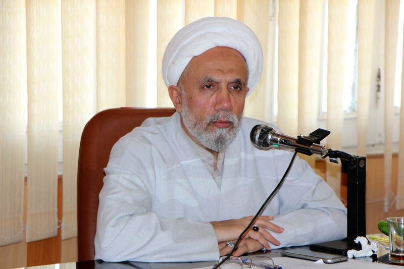 اهمیت وجود دبیرستانهای معارف در جهت تقویت و تربیت نیروهای دینی و قرآنی