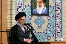 کسانی که در داخل از تغییر قانون اساسی می‌گویند همان حرف بیگانگان را می‌زنند