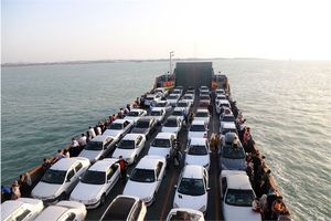 تردد مسافران نوروزی از بندر لافت به پل شبانه‌روزی است