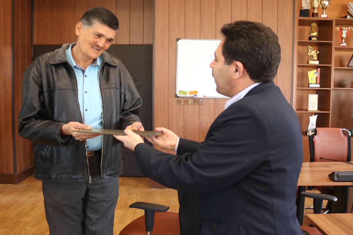 تقدیرازکارگرشهرداری سنندج