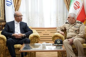 استاندار بر توجه ویژه وزارت دفاع در سرمایه‌گذاری اقتصادی به کرمانشاه تاکید کرد