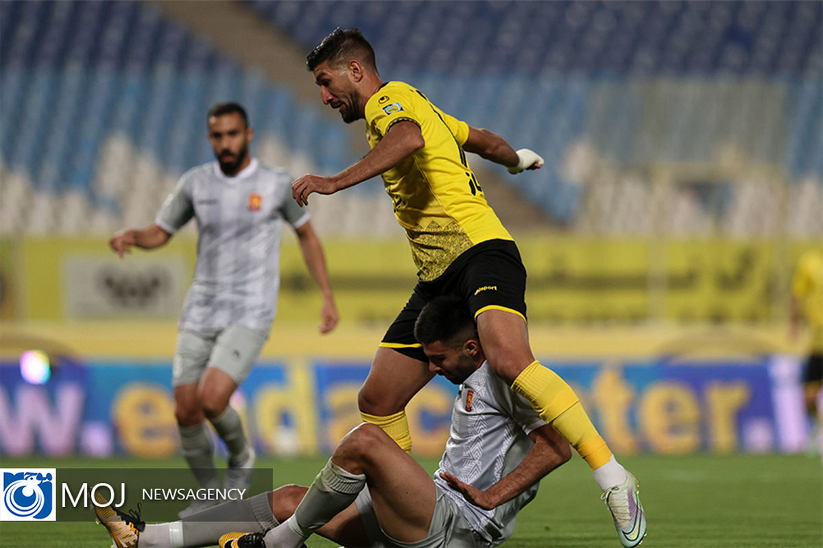  دیدار تیم‌ های فوتبال سپاهان و شهر خودرو