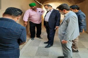 رفع خطر ریزش یک جداره و ساباط در محله شاه ابوالقاسم 