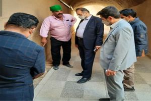 رفع خطر ریزش یک جداره و ساباط در محله شاه ابوالقاسم 