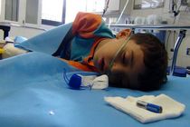 باتری قلمی از معده کودک 6 ساله قمی خارج شد