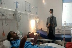 مدیرعامل سازمان آتش‌نشانی از آتش‌نشان فداکار قمی عیادت کرد