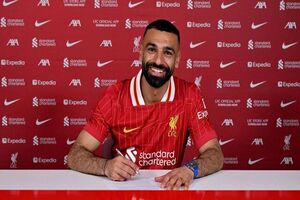محمد صلاح در لیورپول می‌ماند