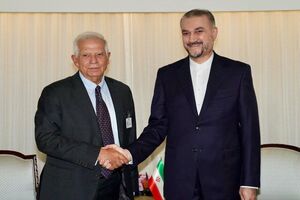 وزیر خارجه ایران و مسئول اتحادیه اروپا با یکدیگر دیدار و گفتگو کردند