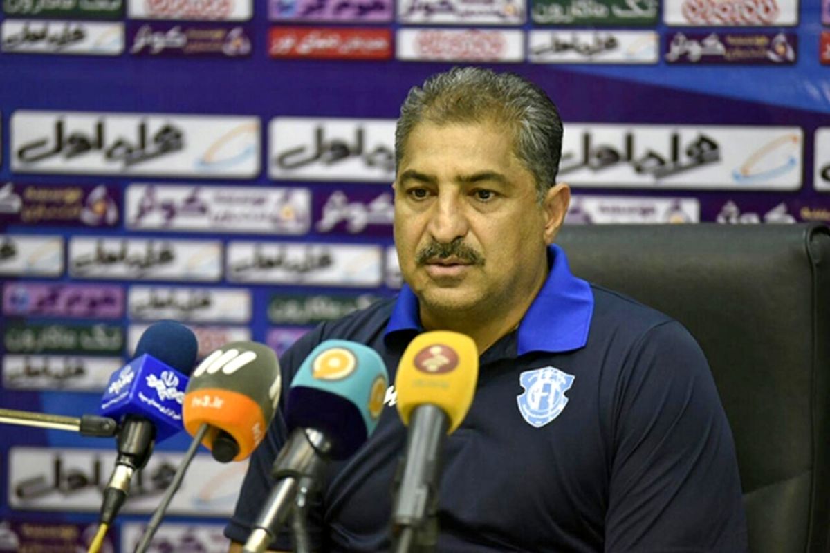 فرشاد فلاحت‌زاده مربی تیم گسترش فولاد تبریز