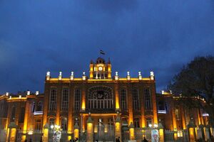 عمارت ساعت تبریز؛ ساختمانی زیبا در شهر اولین‌ها