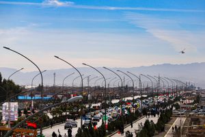 مانور بزرگ خودرویی ناوگان تاکسیرانی قم به مناسبت ۲۲ بهمن برگزار شد