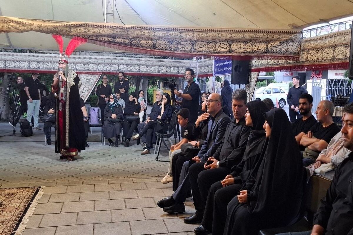 معاون رئیس جمهور در امور زنان و خانواده در برنامه عاشورایی "خیمه هنر" شرکت  کرد