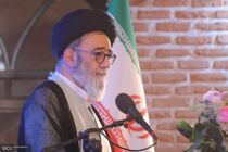 منتقد بودن بخشی از ذات دانشجو است