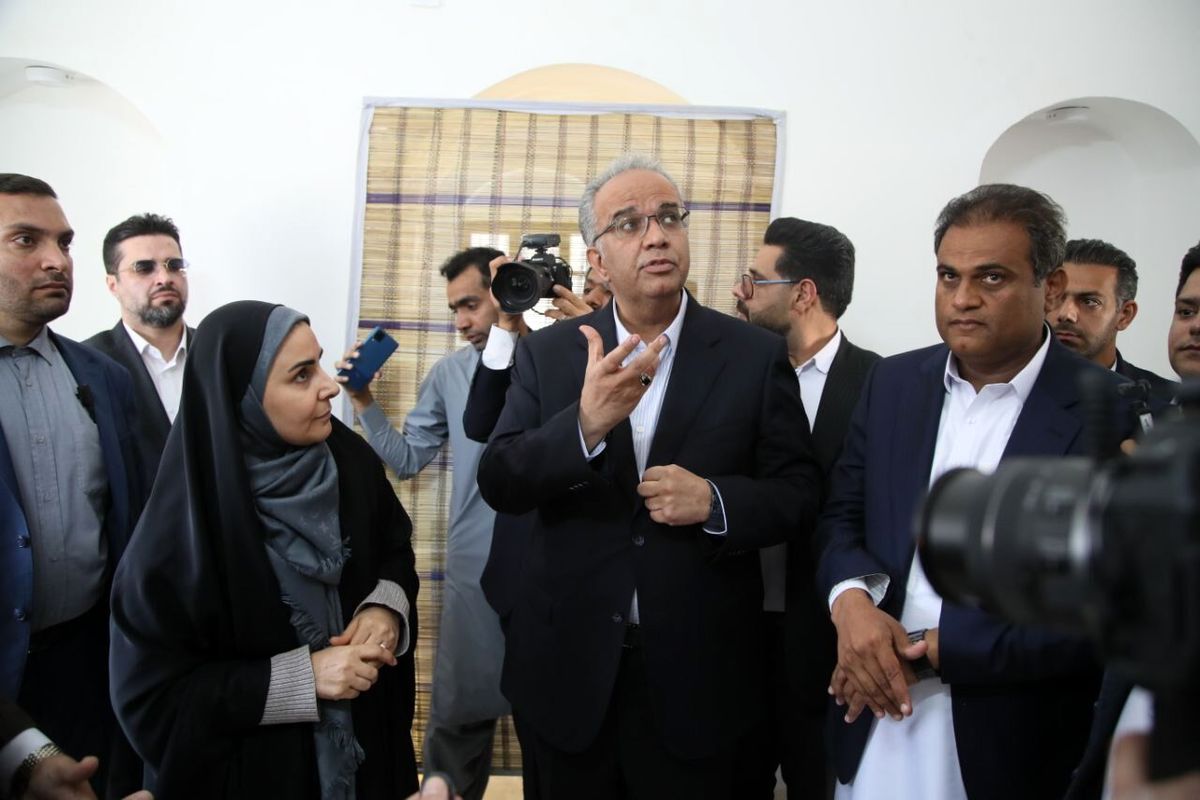 وزیر راه و شهرسازی برای بازسازی بیت رهبری با حفظ بافت تاریخی دستور داد