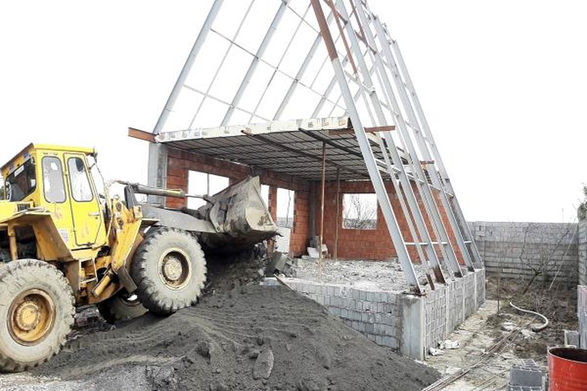 قلع و قمع در تنکابن