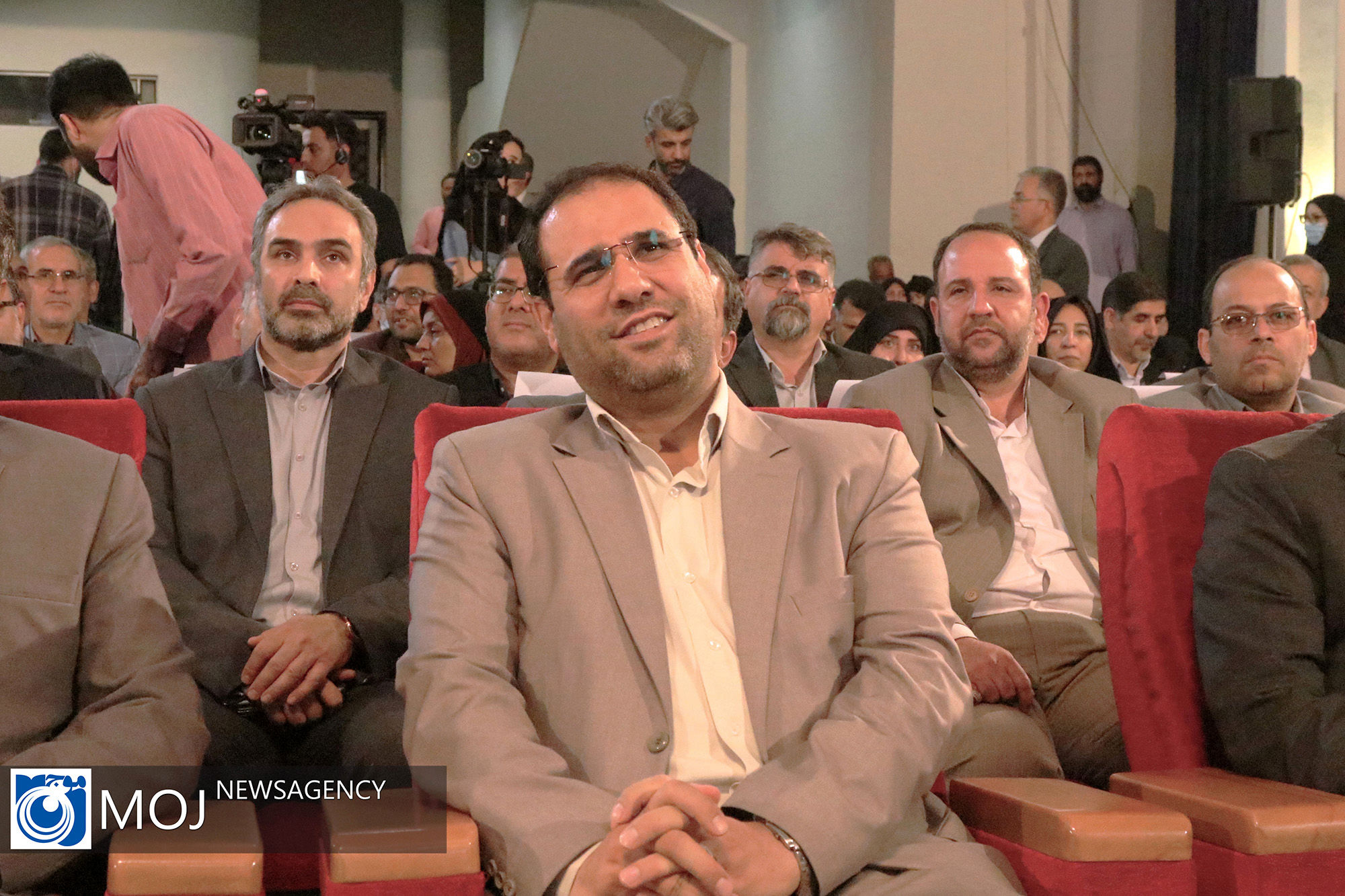 بعضی قسمت های آیین نامه رتبه بندی معلمان نیاز به اصلاح دارد