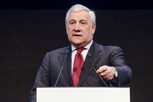 وزیران خارجه ایتالیا و انگلیس درباره ایران رایزنی کردند
