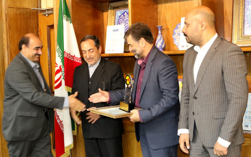 کسب تندیس و تقدیرنامه شرکت برتر در پیک سایی مصرف تابستان 1397