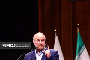 انگشتی که به نشانه تهدید یا تسلیم سوی ملت ما نشانه رود را قطع می‌کنیم