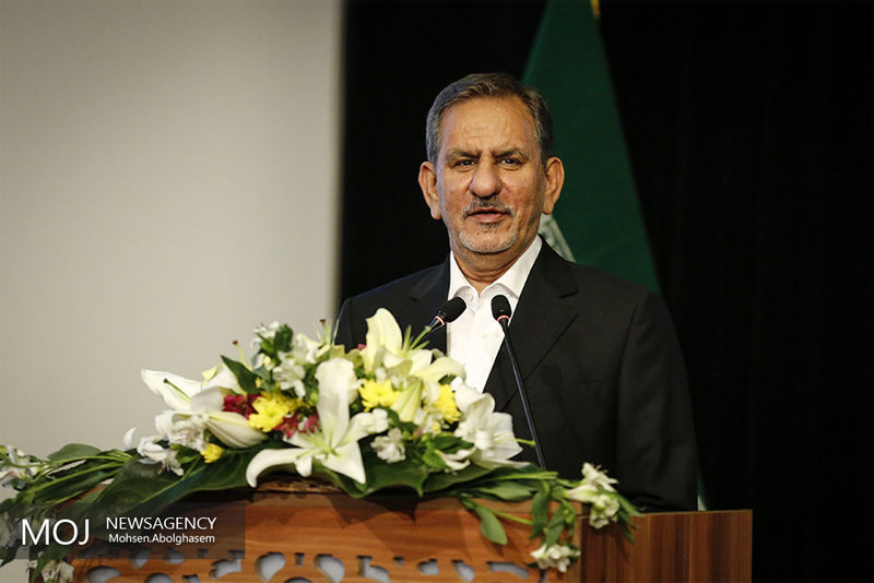 ملت ایران انقلاب کرد تا کسی نتواند به آنها امر و نهی کند