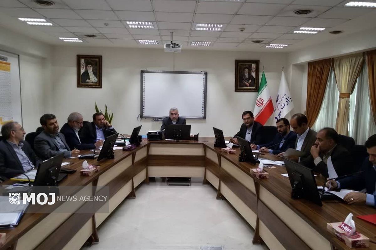 جلسه وزیر نیرو با استاندار لرستان و مجمع نمایندگان