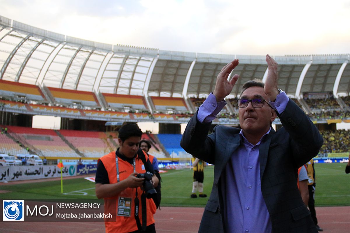 دیدار تیم های فوتبال سپاهان اصفهان و پرسپولیس