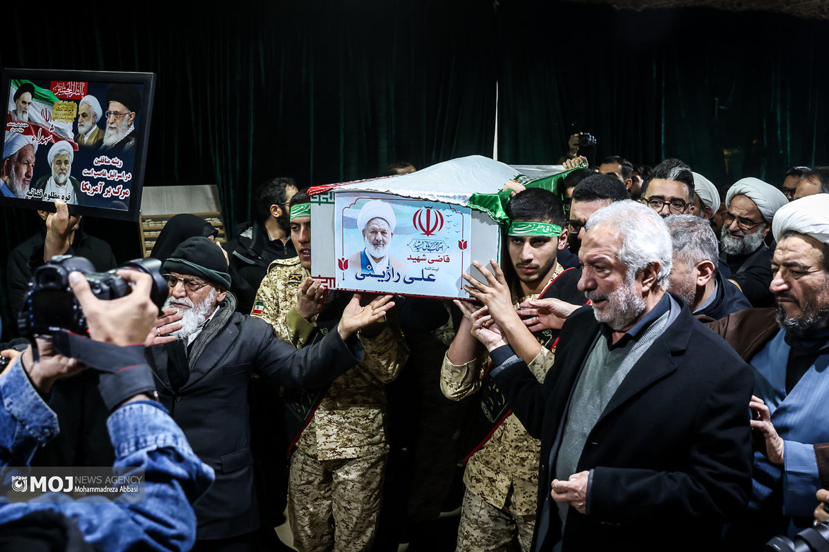 مراسم وداع با پیکر شهیدان رازینی و مقیسه در معراج شهدا