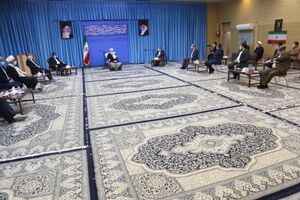 آمادگی ایجاد شهرک پوشاک در یزد/خودکفایی در تولید دام را پیگیری می کنیم