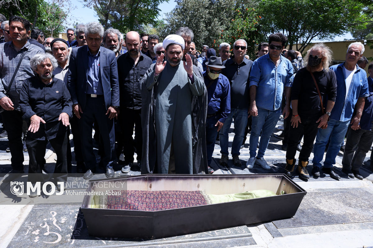 مراسم تشییع و خاکسپاری مرحومه زهرا خوشکام