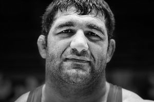 ظاهر و باطن خادم یکی نیست