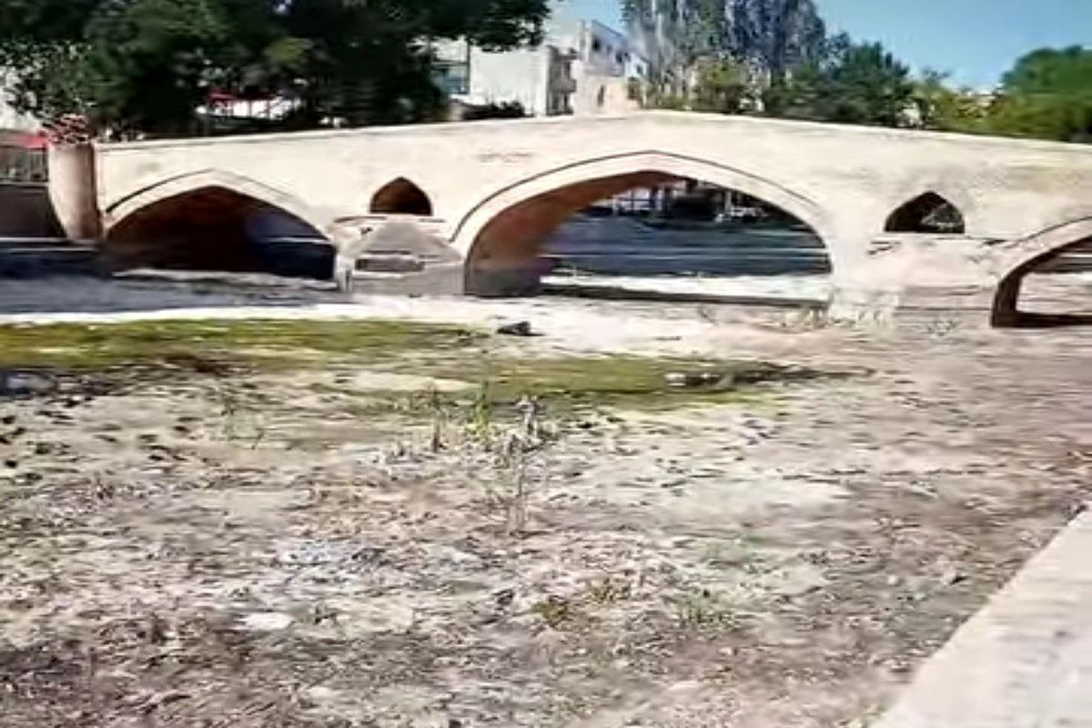 بستر خشک رودخانه بالیقلو چای اردبیل