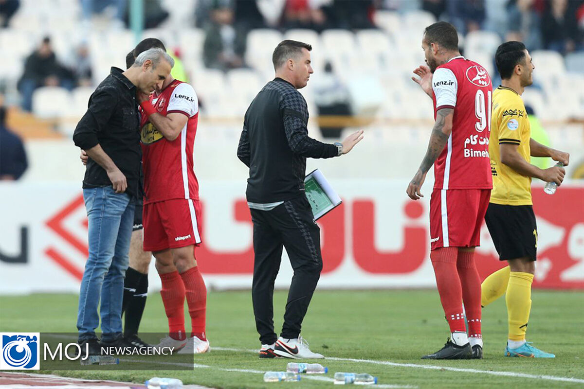 دیدار تیم های فوتبال پرسپولیس و سپاهان