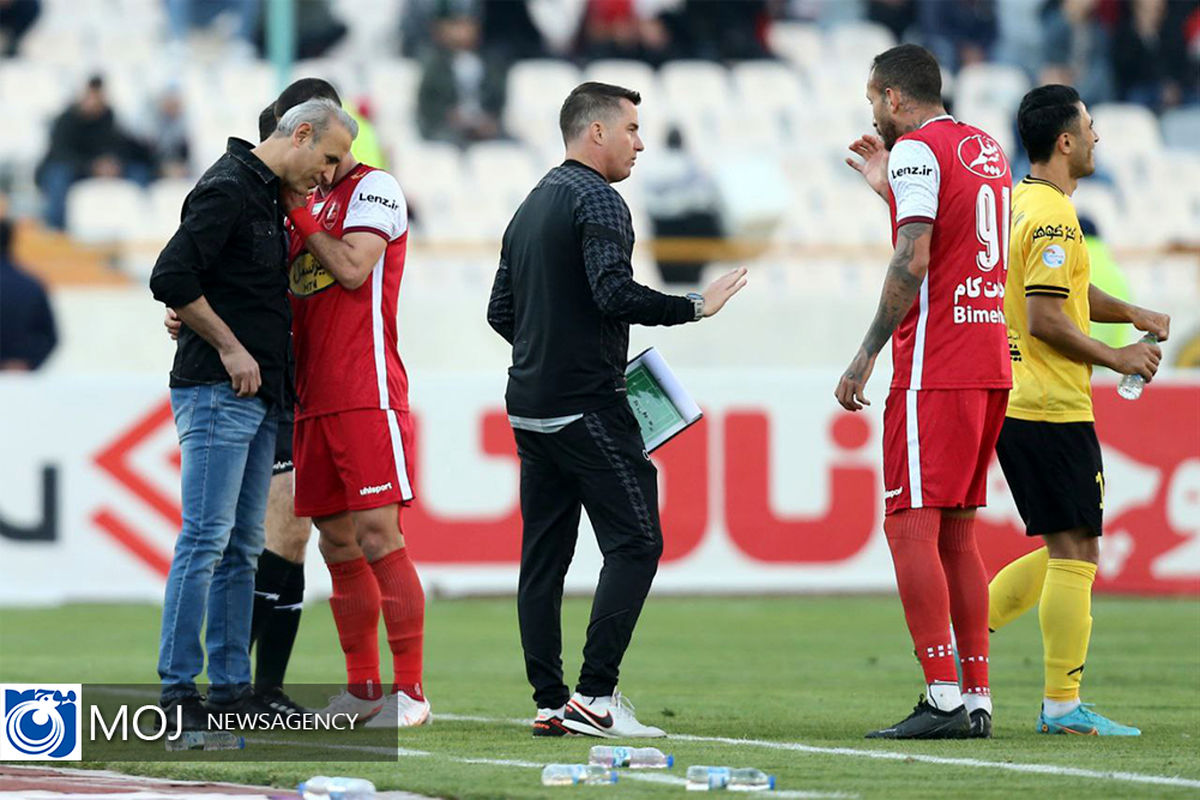 دیدار تیم های فوتبال پرسپولیس و سپاهان