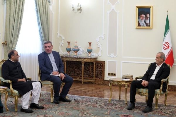 پیوندهای تهران و اسلام‌آباد فراتر از روابط دیپلماتیک است