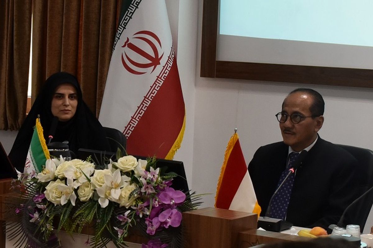 رئیس دانشگاه حضرت معصومه(س)