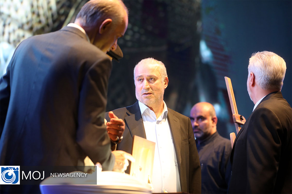 بدرقه و رونمایی از پیراهن تیم ملی فوتبال ایران