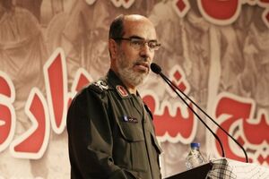 ارتش همواره با انقلاب اسلامی است/ سپاه و ارتش برادرند و از یک خانه دفاع می کنند
