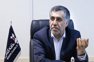 انتقادات جدی مدیرعامل خانه کتاب از سیستم آموزش تستی/نباید مرد عنکبوتی الگوی فرزاندان ایرانی باشد