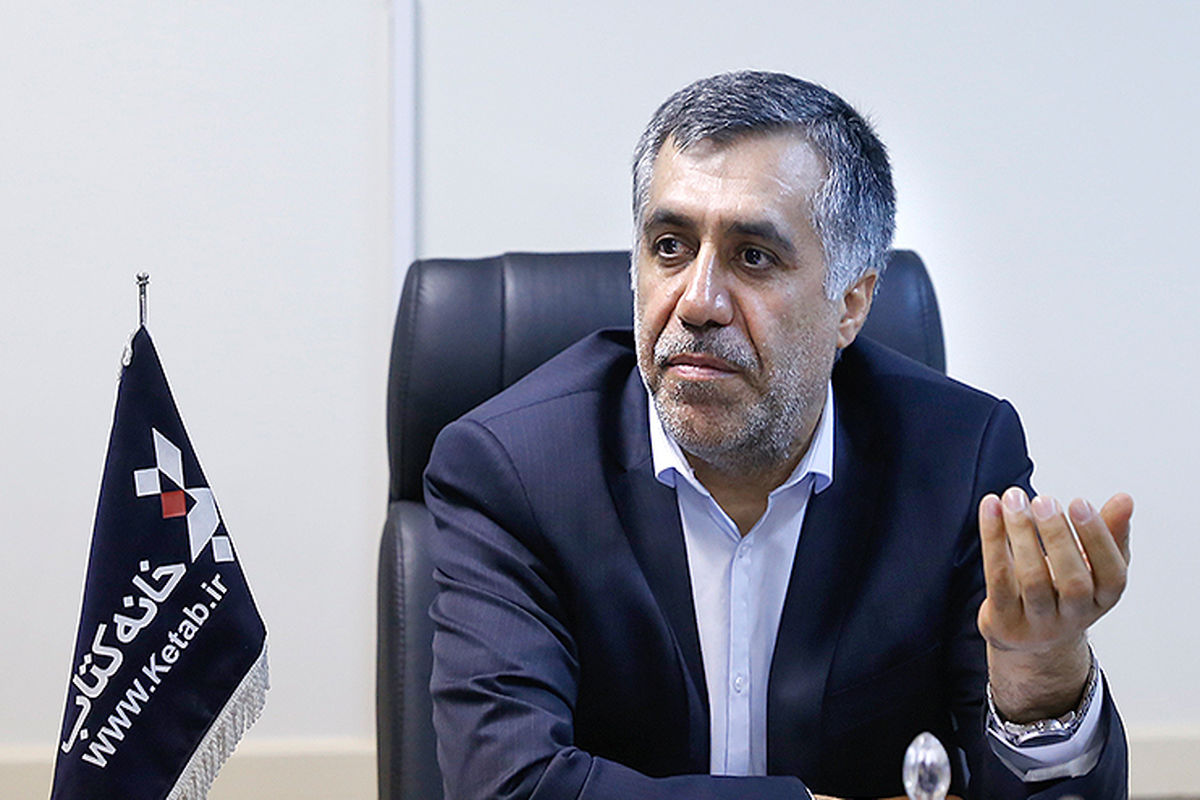 نیکنام حسینی پور-مدیرعامل خانه کتاب