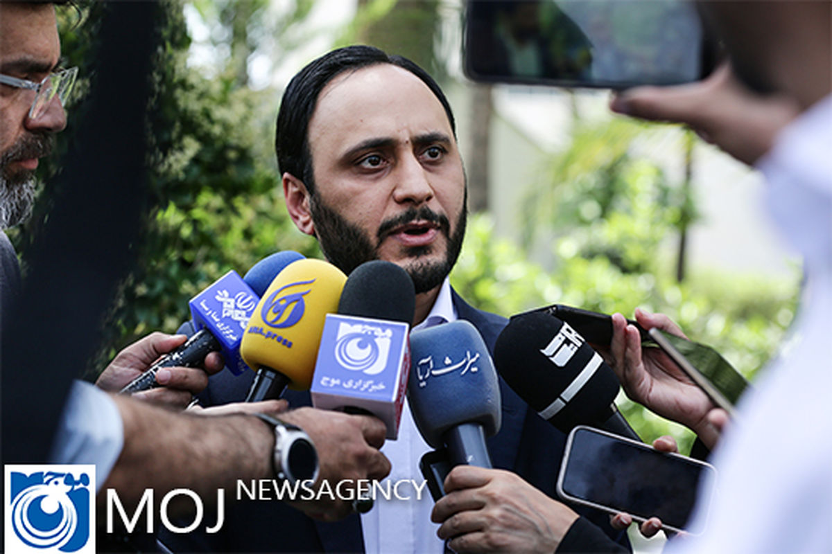 اعضای هیأت دولت در جمع خبرنگاران