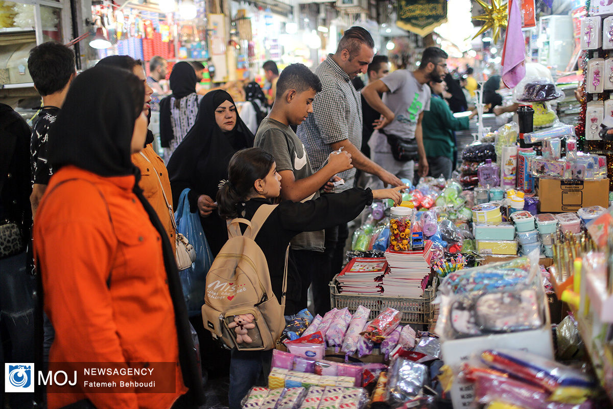 بازار فروش لوازم التحریر به مناسبت فرارسیدن سال نو تحصیلی