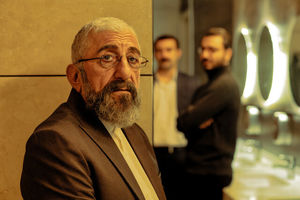 «جهان مبهم هاتف» با رضا کیانیان می‌آید