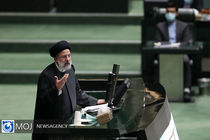 سیر نزولی تورم آغاز شده است/ رفع تحریم‌ها در یک حرکت عزتمندانه دنبال می‌ شود