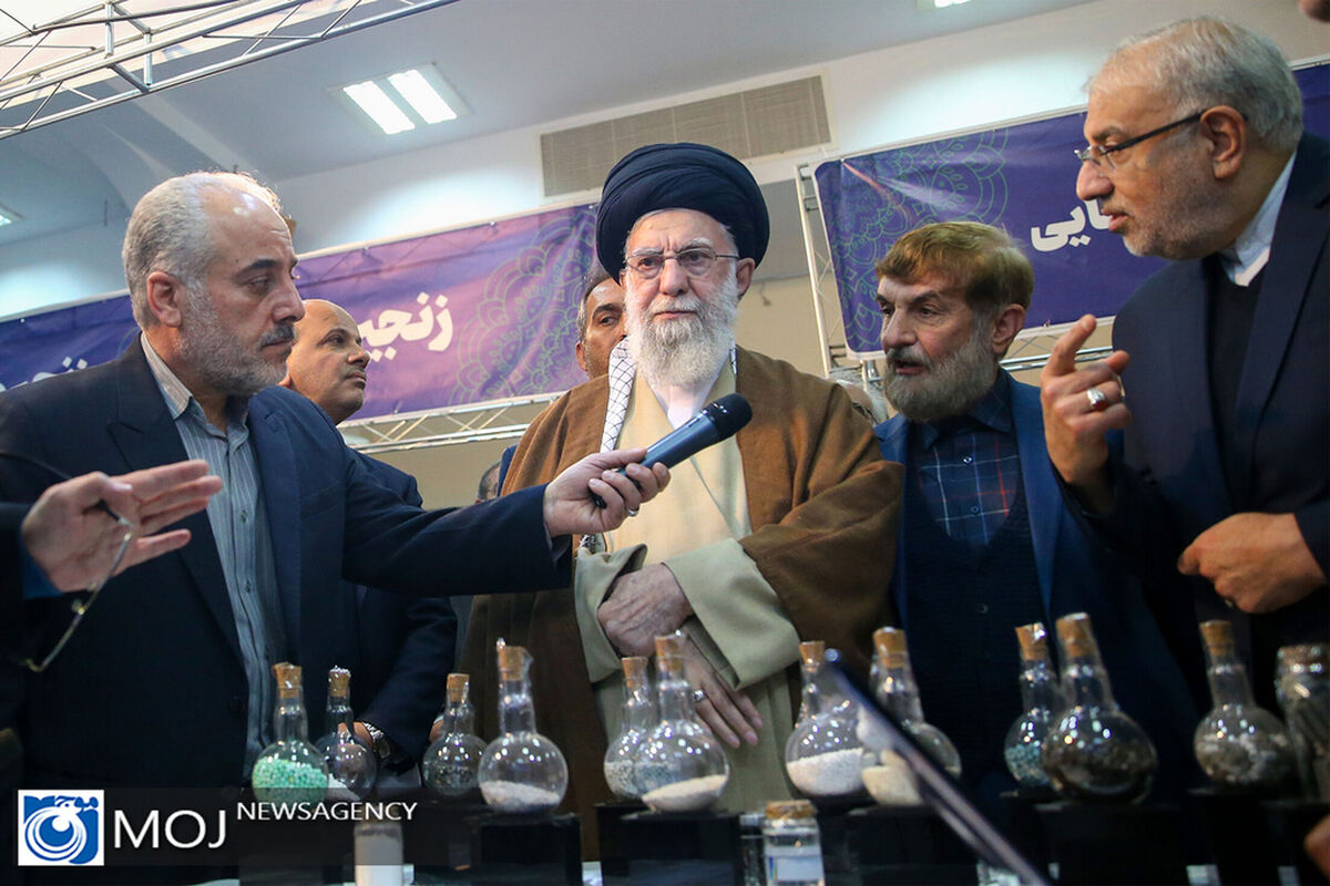 بازدید رهبر انقلاب از نمایشگاه تولید ایرانی