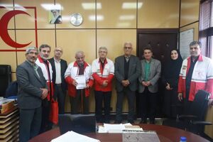 خیر نکایی ۲۵۰ تن سیمان برای بازسازی پل B1 کرج اهدا کرد