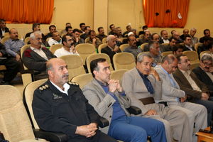 جلسه آموزش مقررات راهنمایی و رانندگی رانندگان سرویس مدارس برگزارشد