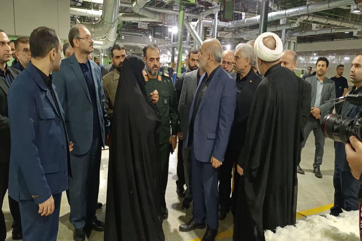 بازدید وزیر کشور از کارخانه پوشش