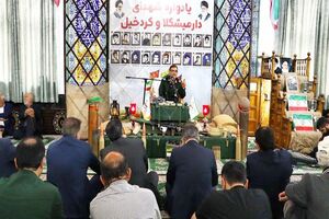ما زیر بار ذلت نمی رویم
