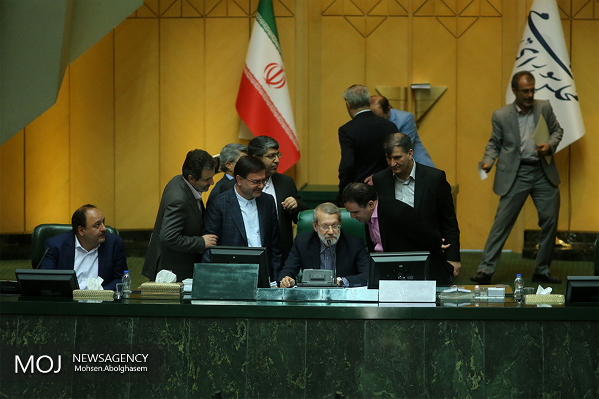 جلسه استیضاح وزیر امور اقتصادی و دارایی