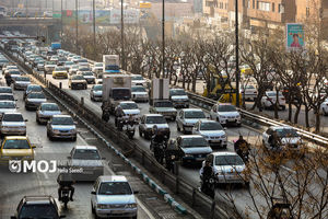  آزادراه تهران - کرج - قزوین زیر بار ترافیک سنگین است